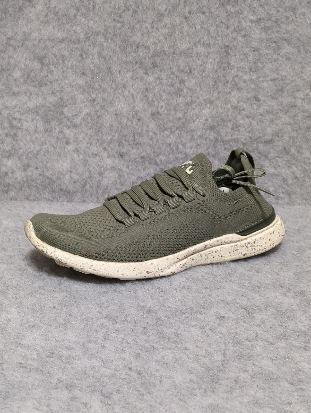 APL Athletic Propulsion Labs Techloom Breeze In Green Youth Shoes Size 2